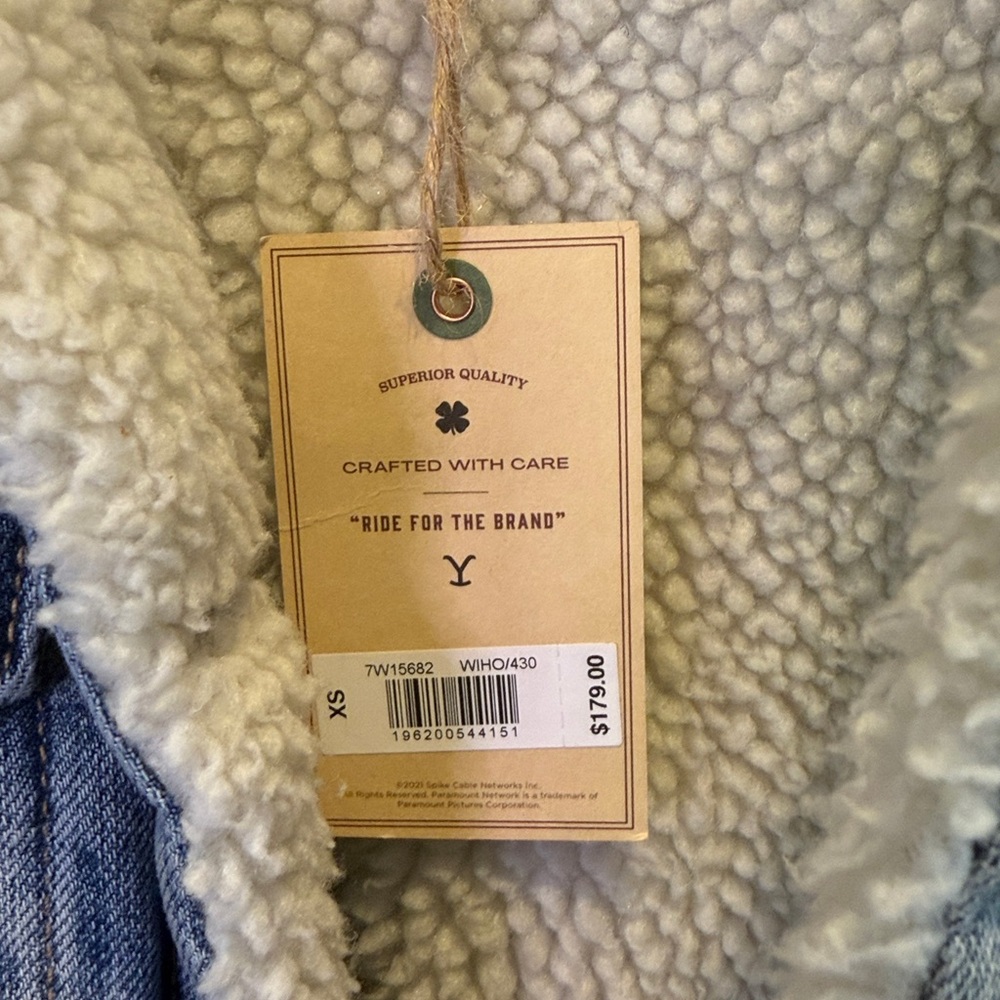 NWT Lucky Brand x Yellowstone Horse Embellished Faux Shearling Denim Jacket - - Picture 7 of 10